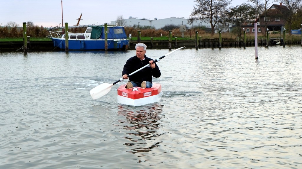 Kartonboot Papier- und Kartonboot Regatta Varel